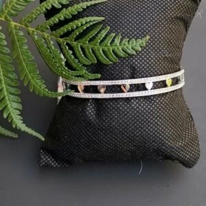 Heart detail bangle
