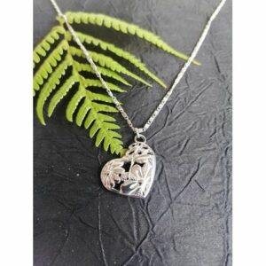 Motif Skew Heart Necklace